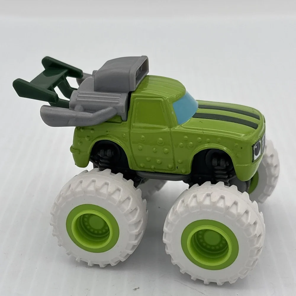 Blaze And The Monster Machines Die Cast - MONSTER ENGINE PICKLE Spoiler Racer
